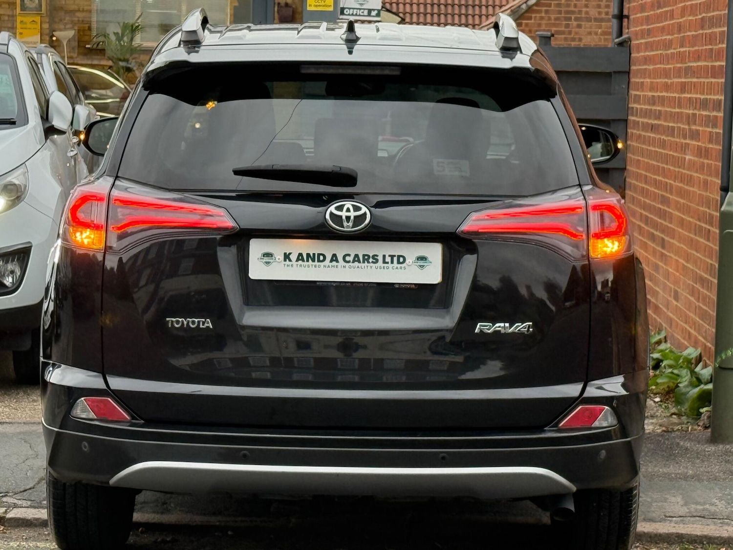 Used Toyota RAV4 2017 for sale - 76314339: Photo 6