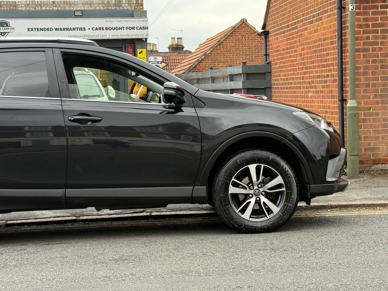 Used Toyota RAV4 2017 for sale - 76314339: Photo 9