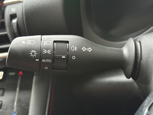 Used Lexus IS 2017 for sale - 76314828: Photo 26