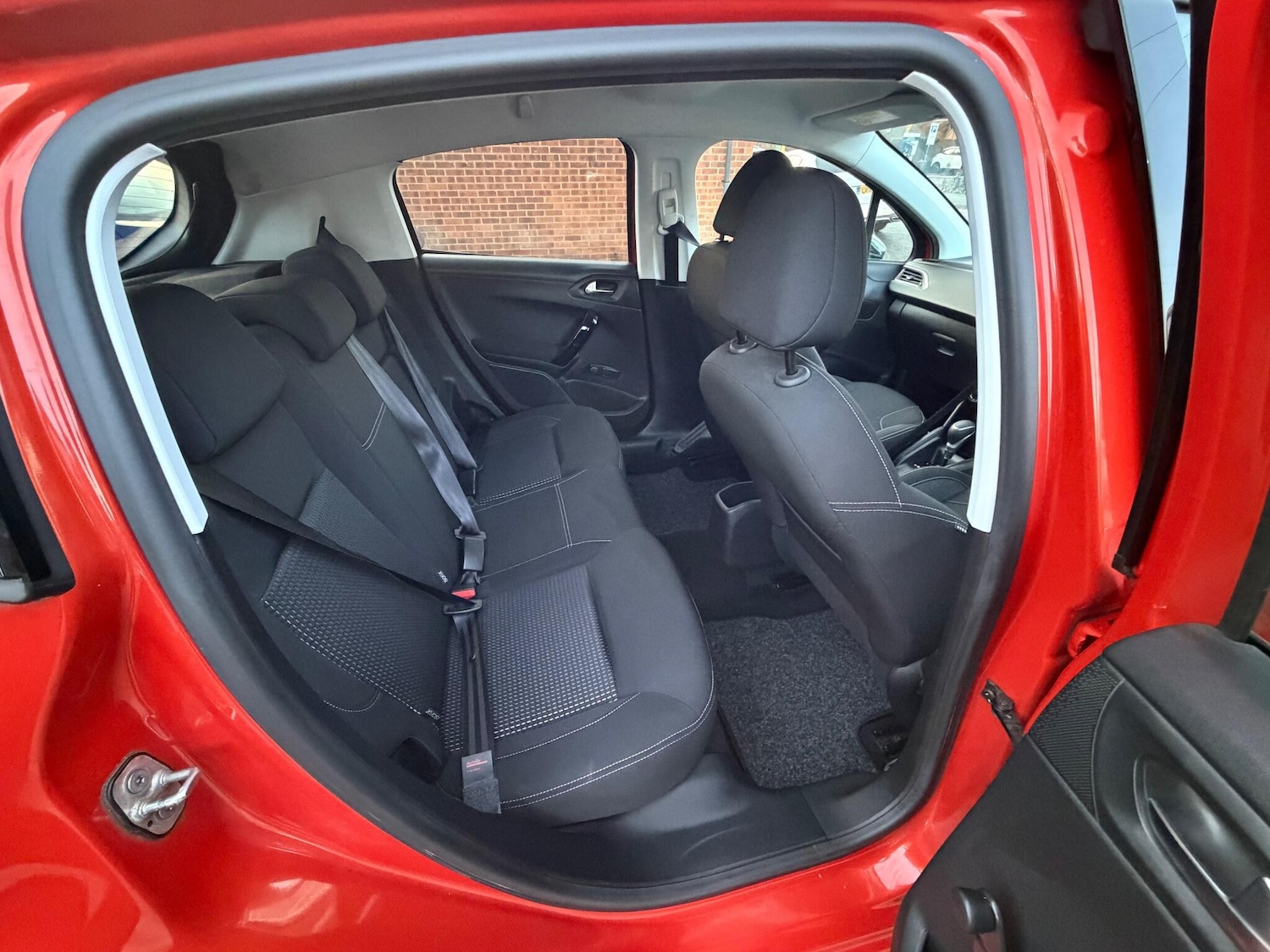 Used Peugeot 208 2017 for sale - 77109009: Photo 17