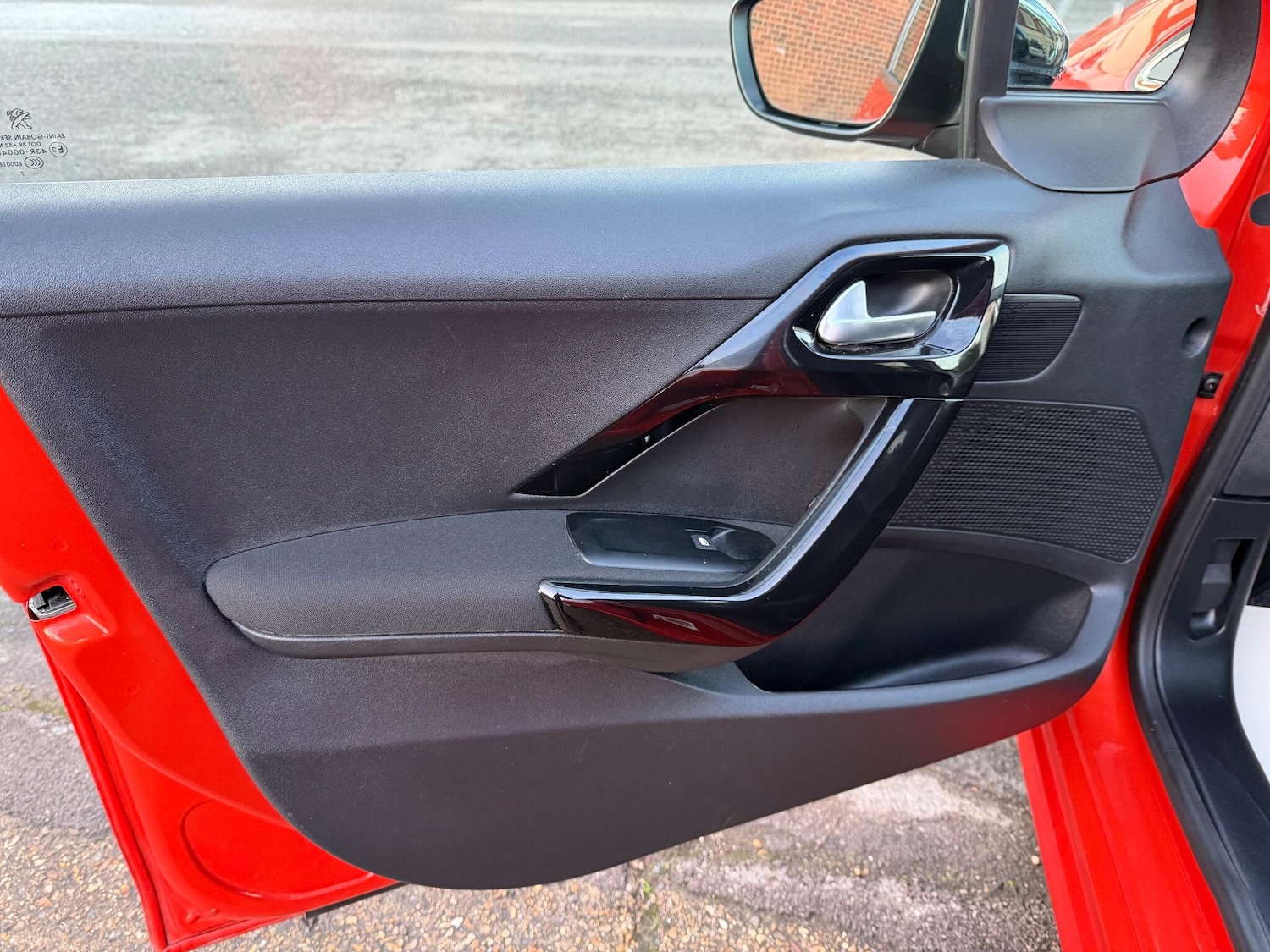 Used Peugeot 208 2017 for sale - 77109009: Photo 27