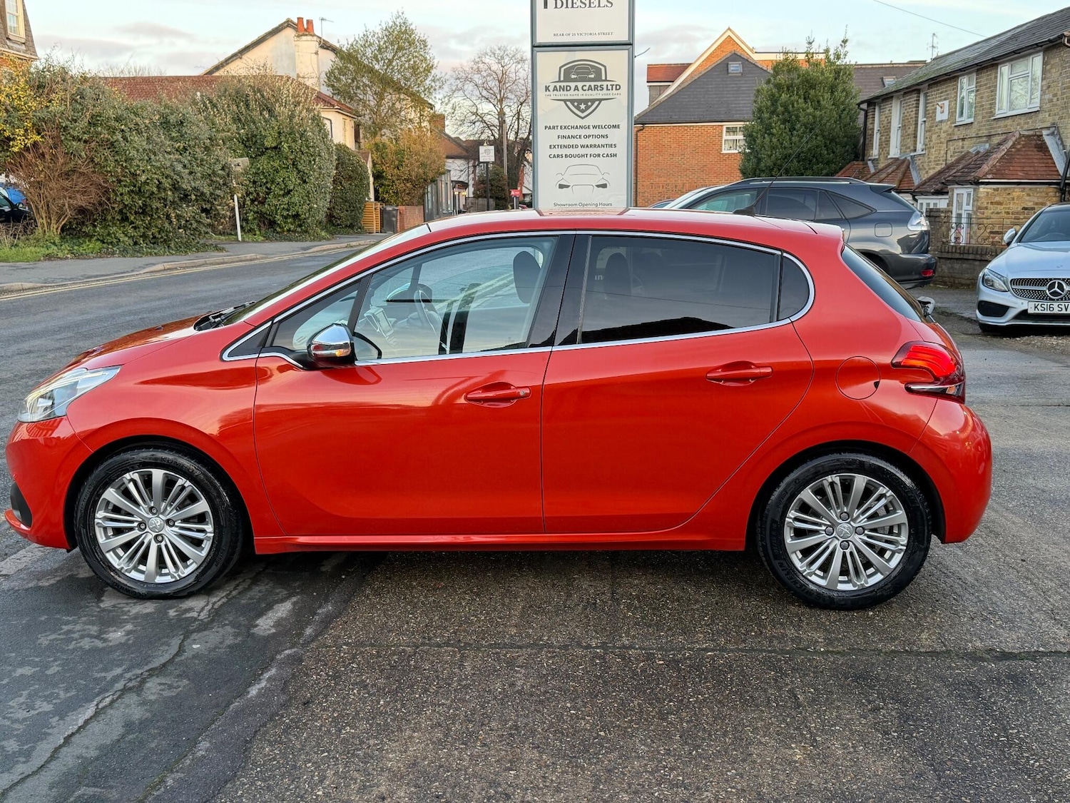 Used Peugeot 208 2017 for sale - 77109009: Photo 6