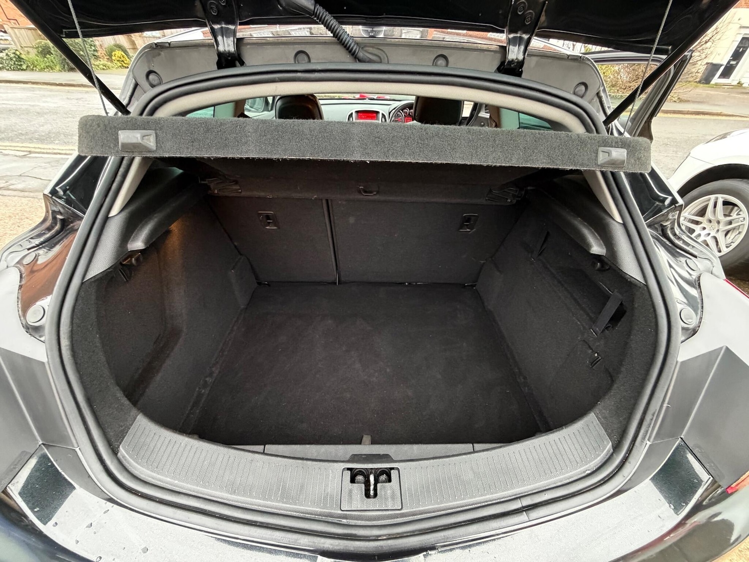 Used Vauxhall Astra GTC 2015 for sale - 77632907: Photo 32