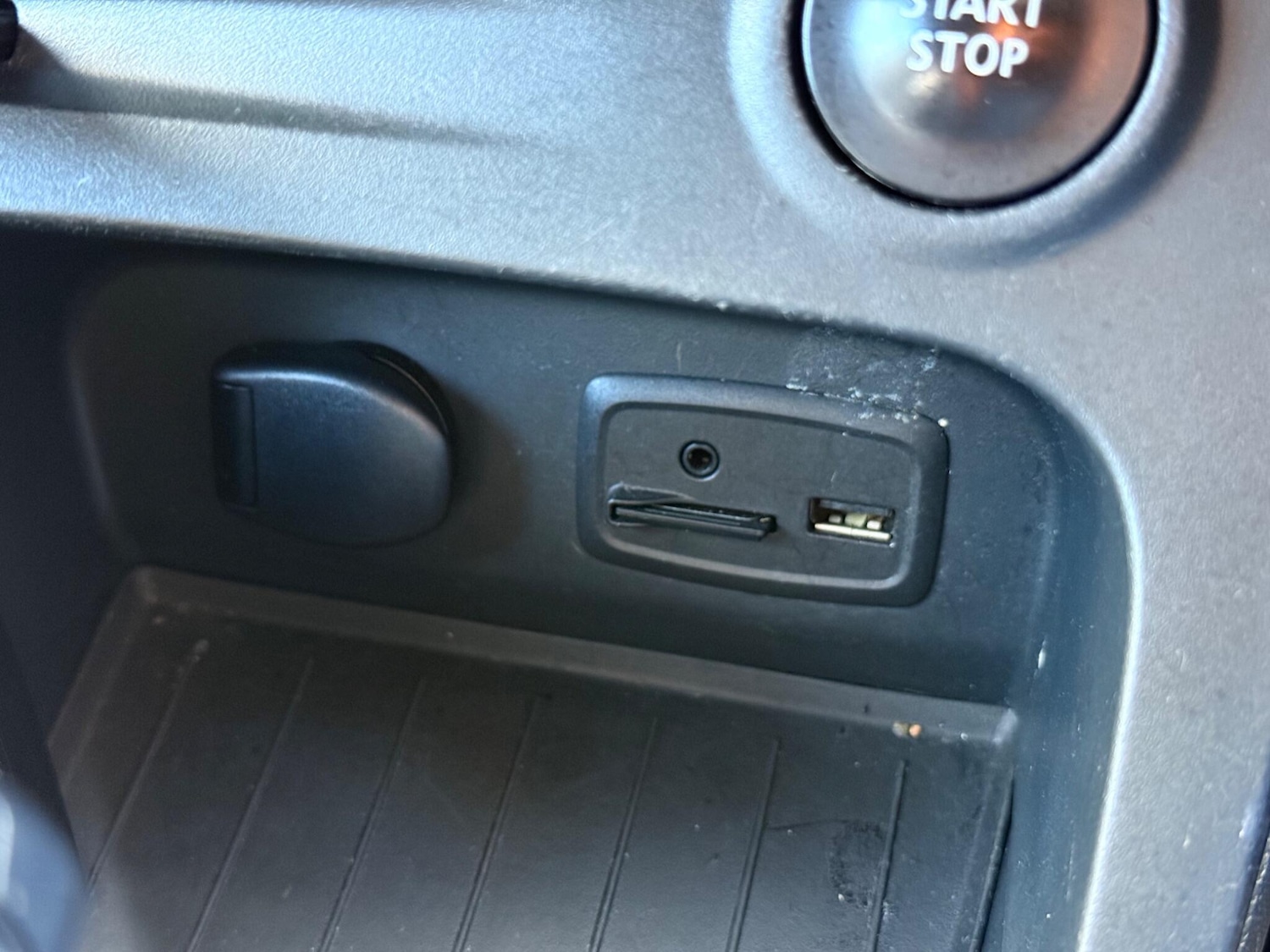 Used Renault Captur 2015 for sale - 76561225: Photo 21