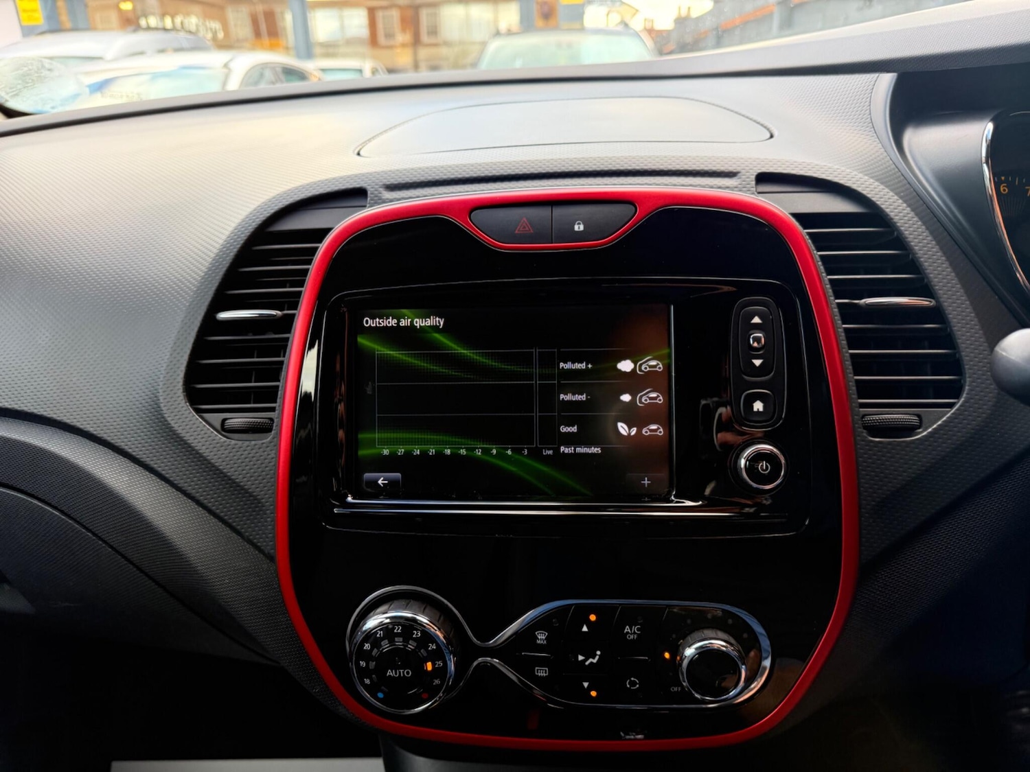 Used Renault Captur 2015 for sale - 76561225: Photo 41