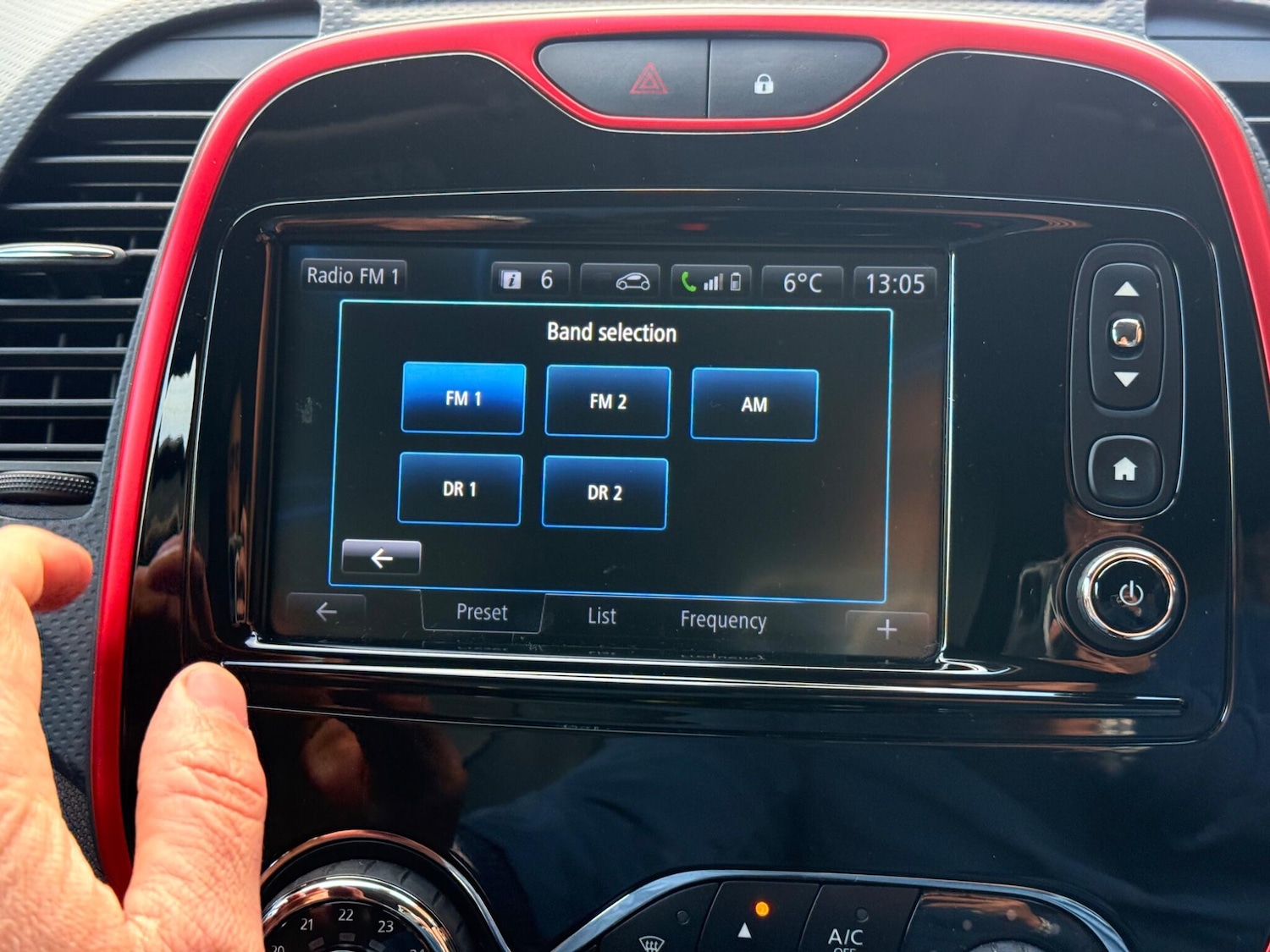 Used Renault Captur 2015 for sale - 76561225: Photo 44