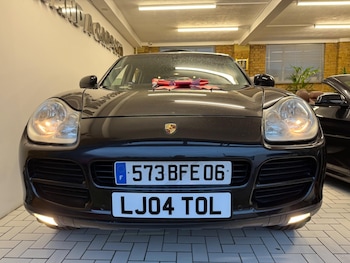 Used Porsche Cayenne 2015 for sale - 76619864: Photo