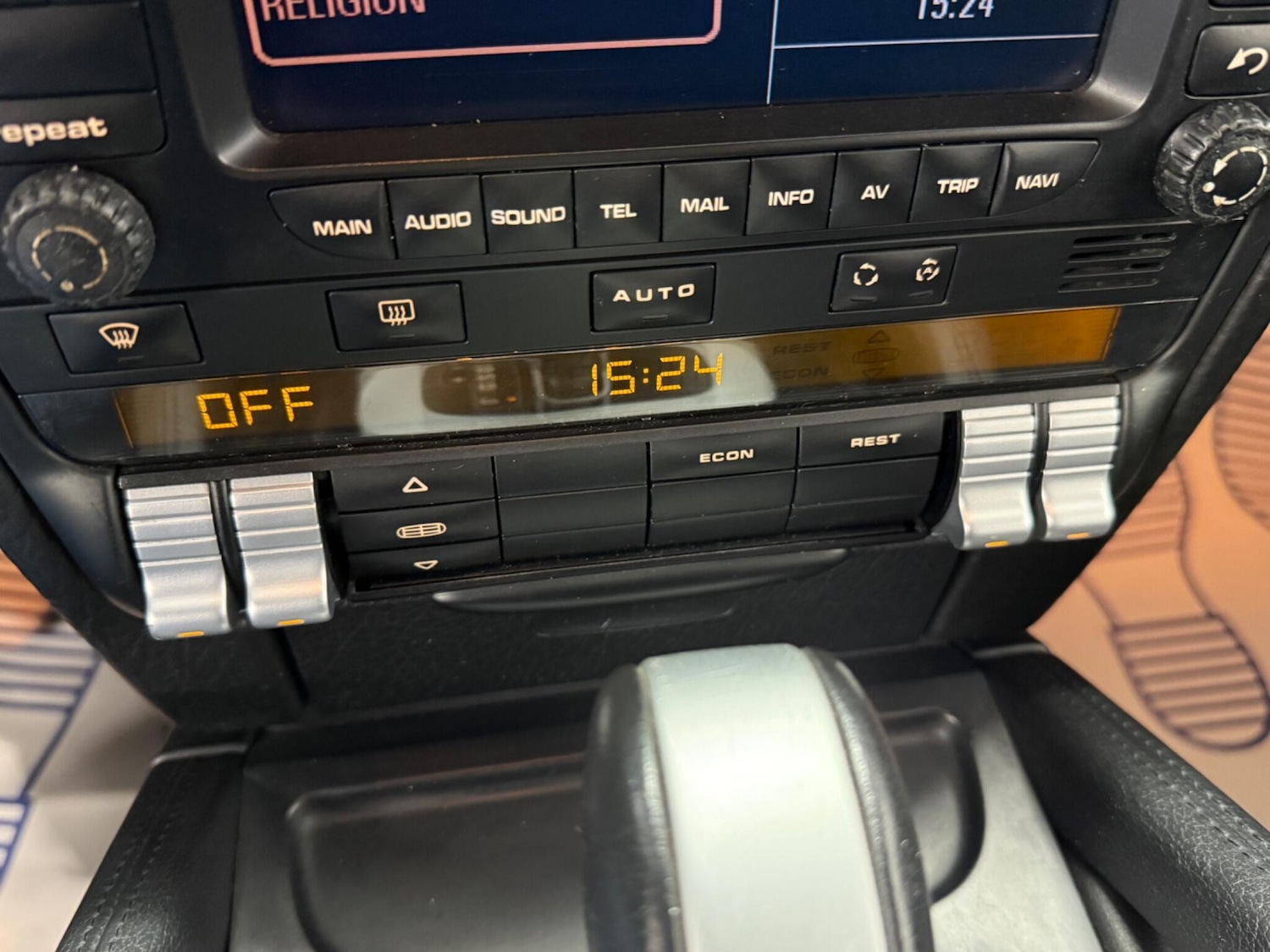 Used Porsche Cayenne 2015 for sale - 76619864: Photo 39