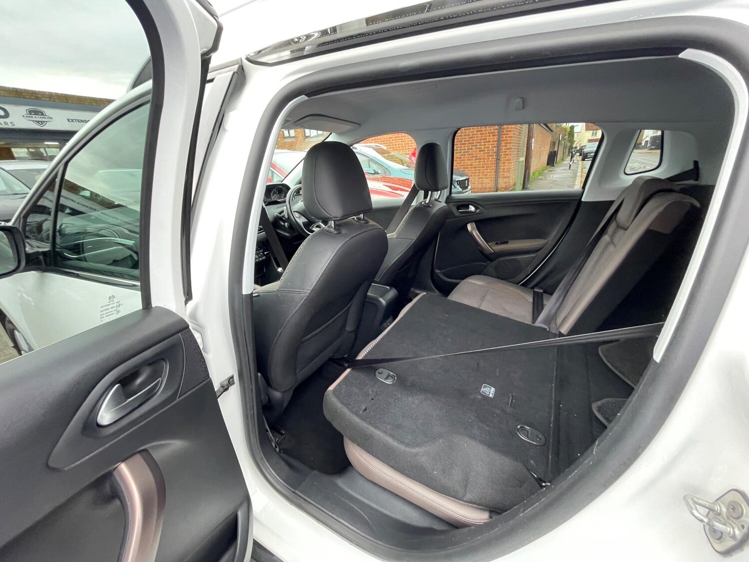 Used Peugeot 2008 2015 for sale - 76802324: Photo 13