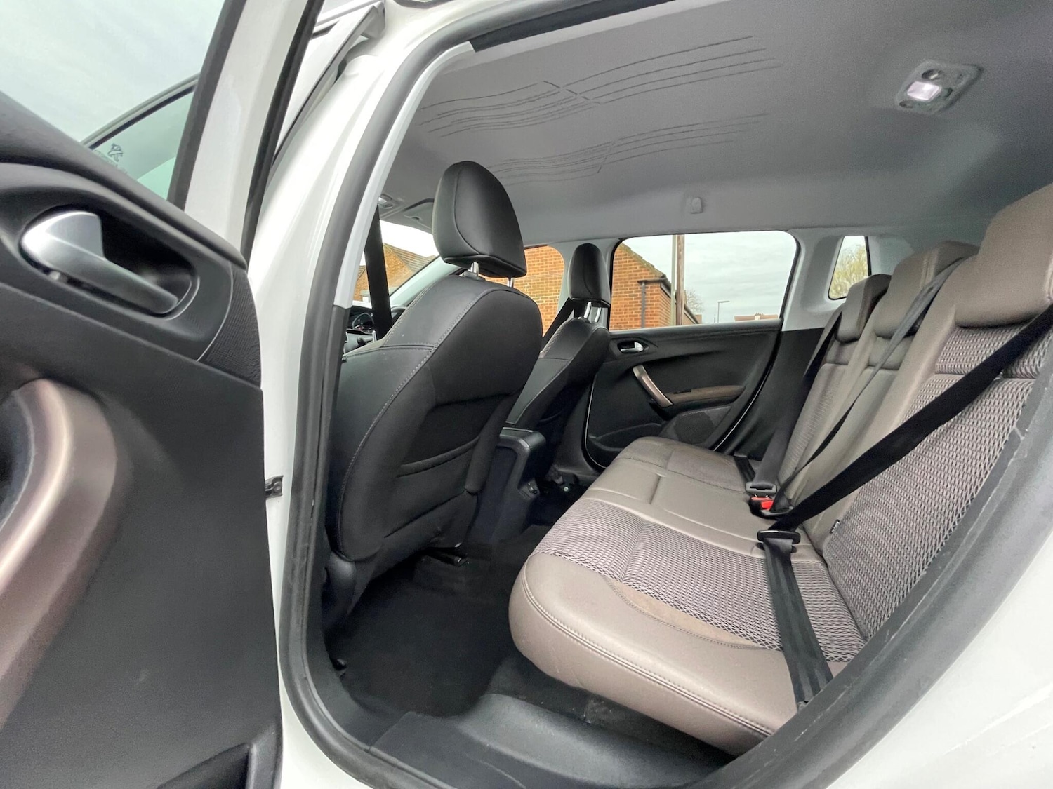 Used Peugeot 2008 2015 for sale - 76802324: Photo 14