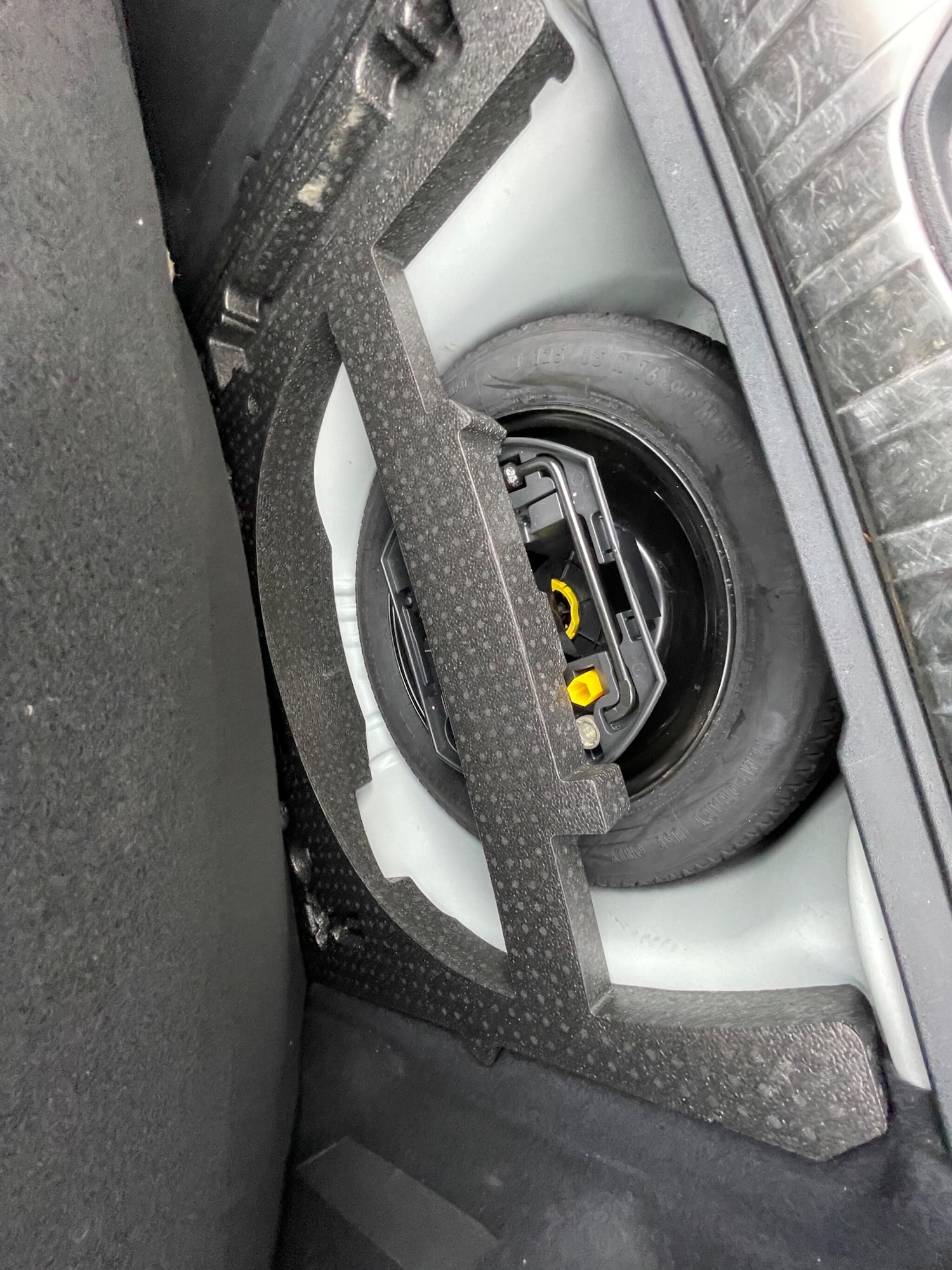 Used Peugeot 2008 2015 for sale - 76802324: Photo 16