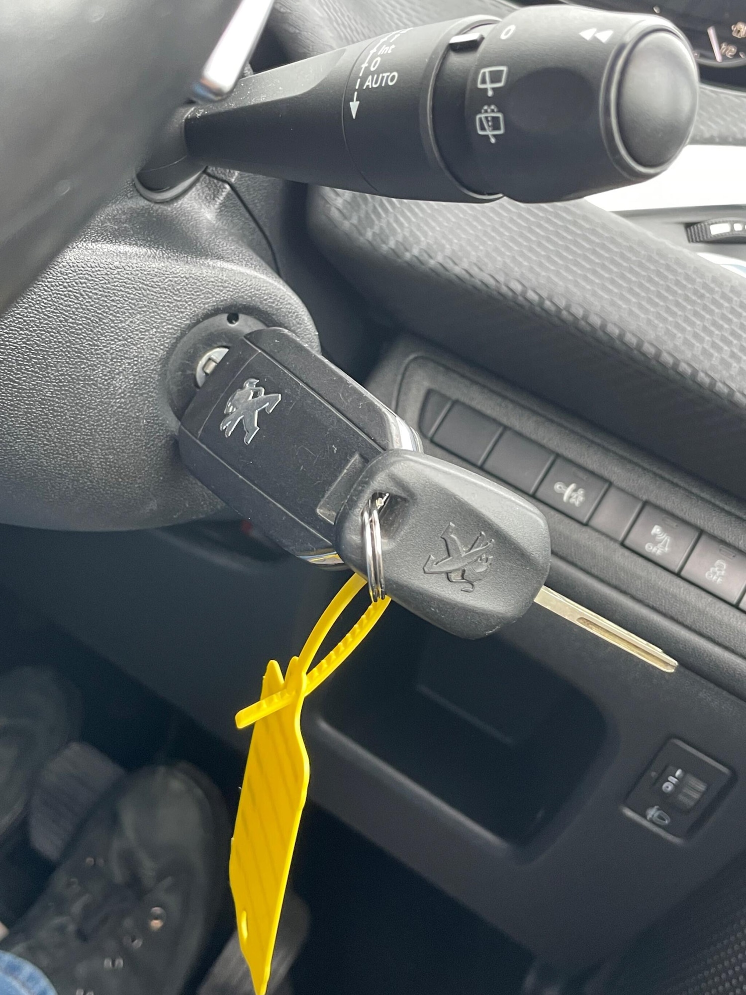 Used Peugeot 2008 2015 for sale - 76802324: Photo 19