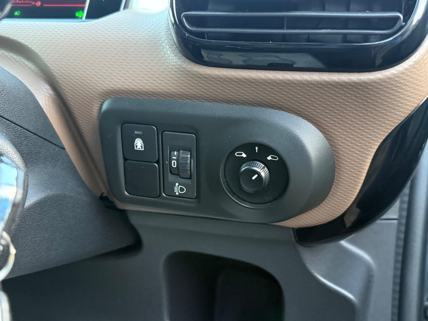 Used Citroen C4 Cactus 2016 for sale - 76371424: Photo 26