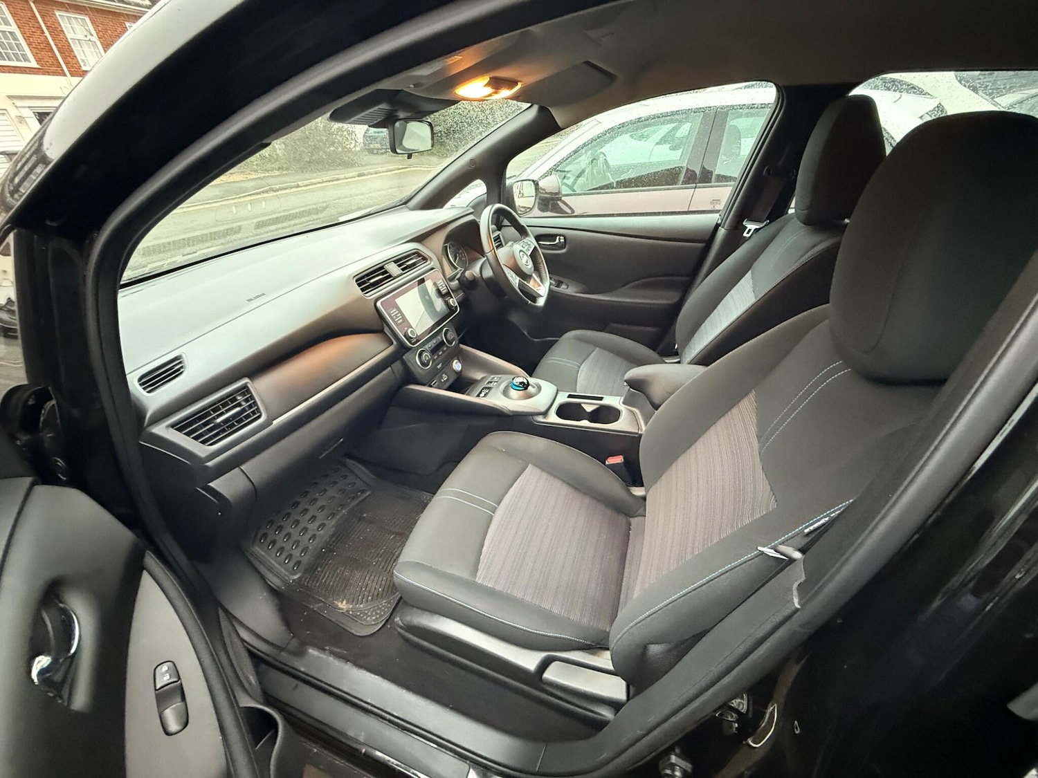 Used Nissan Leaf 2022 for sale - 76592399: Photo 4