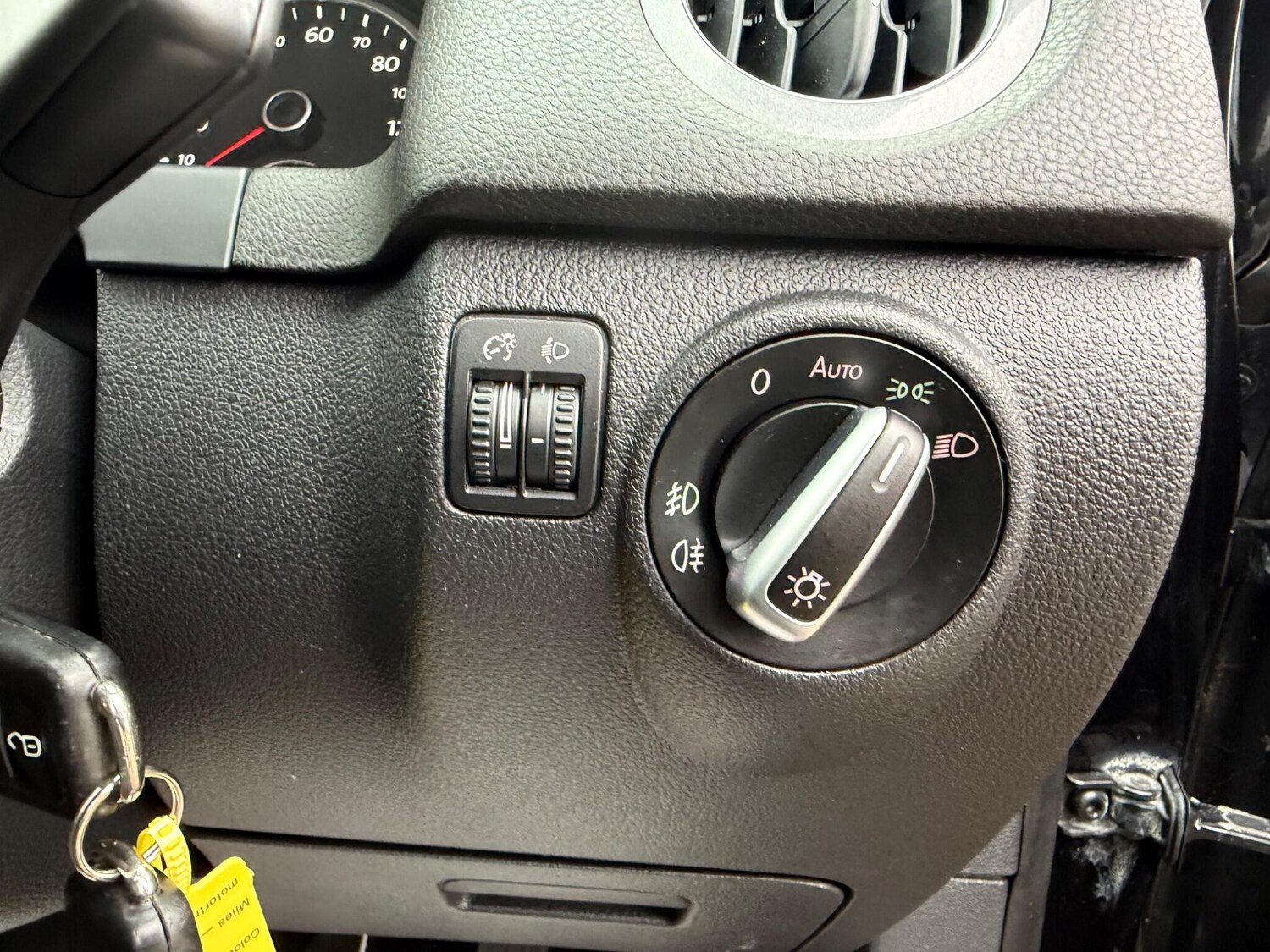 Used Volkswagen Tiguan 2012 for sale - 76728611: Photo 22