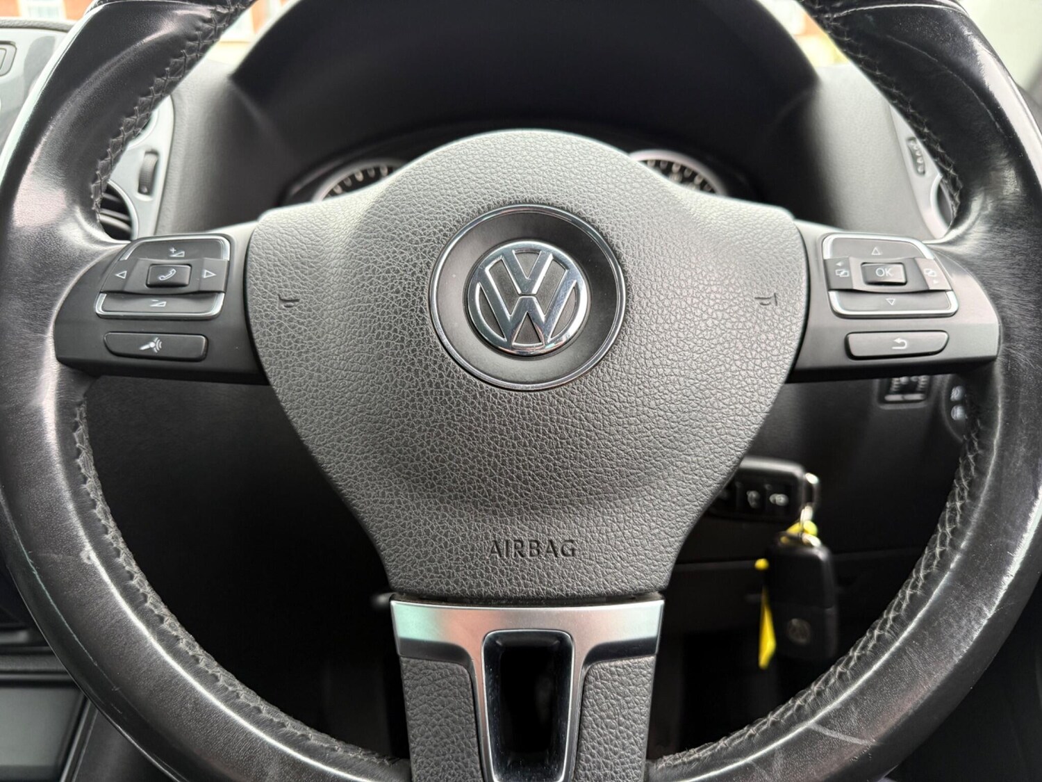 Used Volkswagen Tiguan 2012 for sale - 76728611: Photo 57