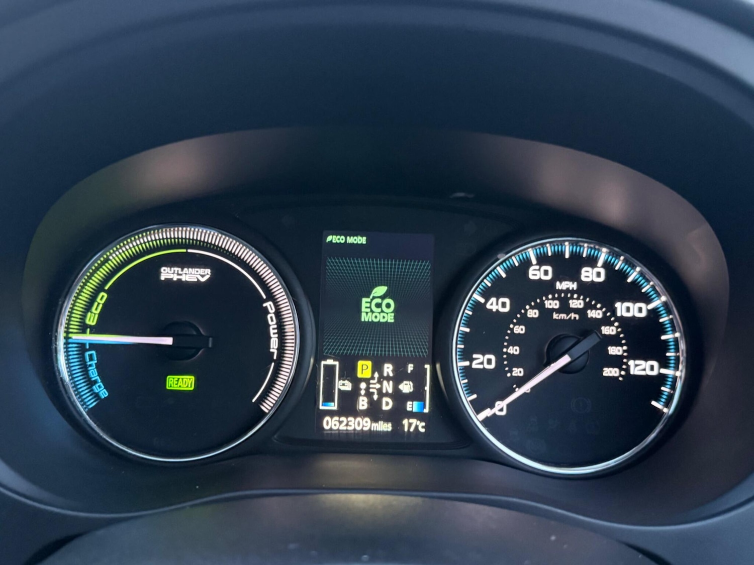 Used Mitsubishi Outlander 2015 for sale - 76987947: Photo 14