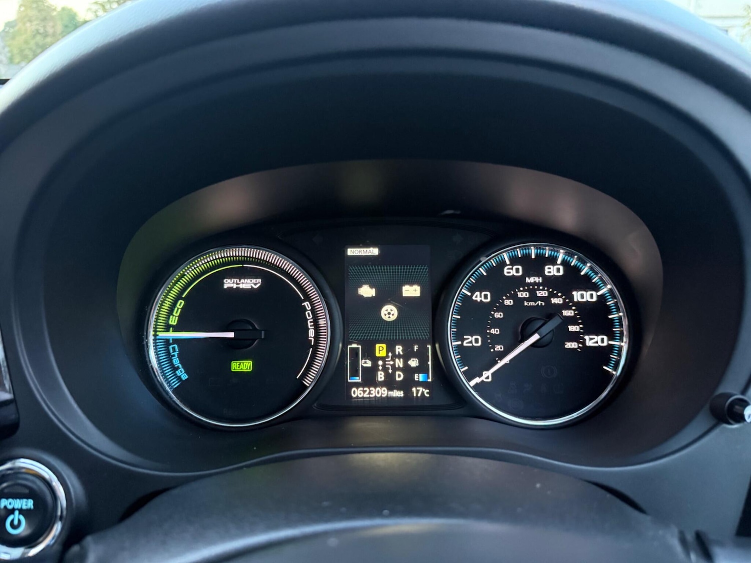 Used Mitsubishi Outlander 2015 for sale - 76987947: Photo 26