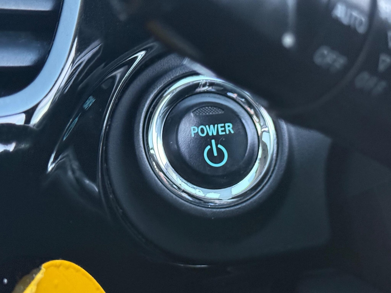 Used Mitsubishi Outlander 2015 for sale - 76987947: Photo 28