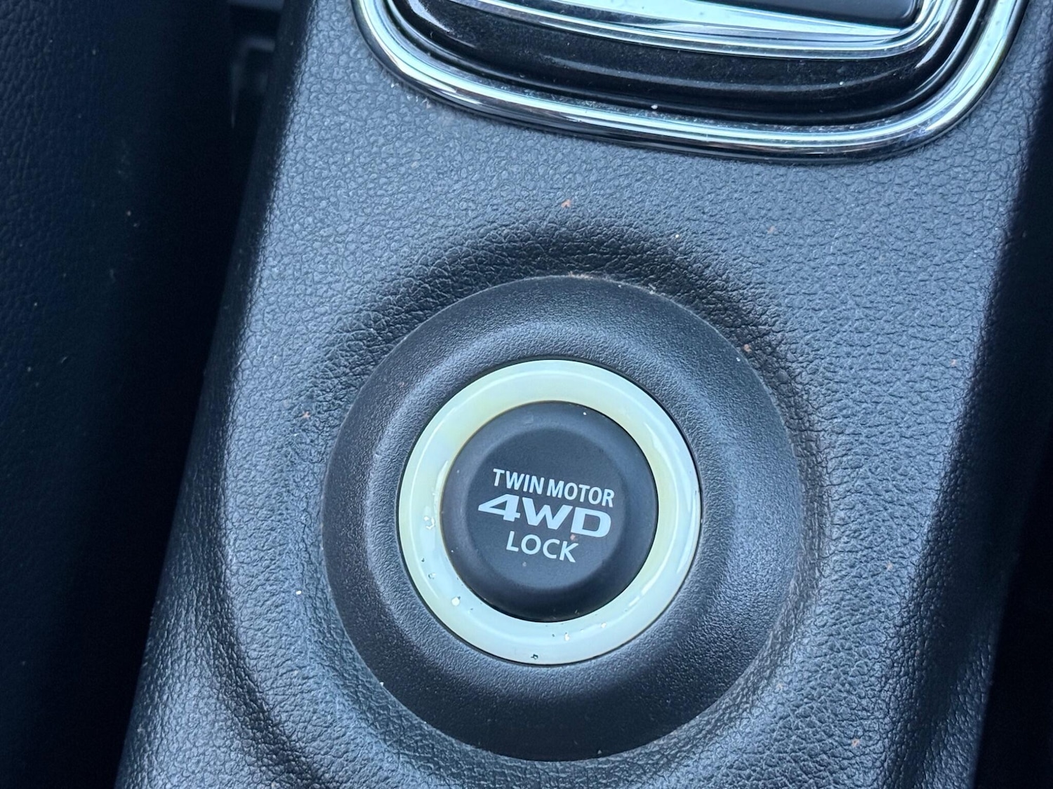 Used Mitsubishi Outlander 2015 for sale - 76987947: Photo 37