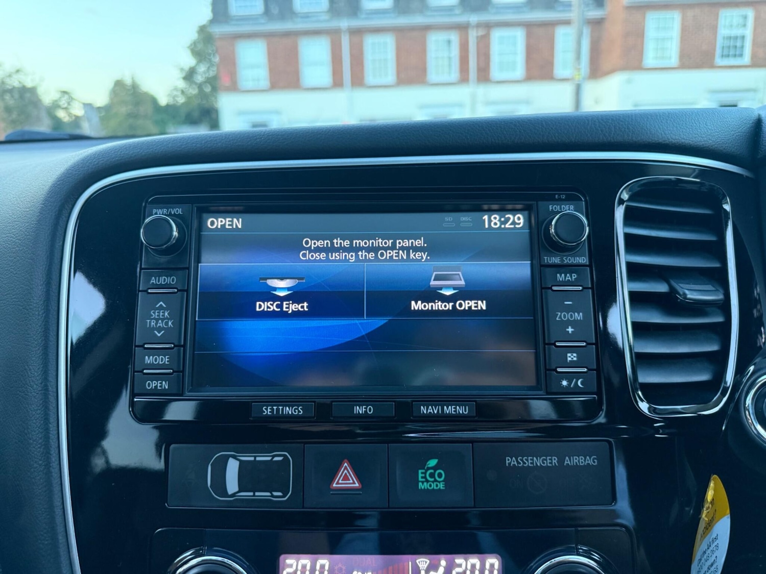 Used Mitsubishi Outlander 2015 for sale - 76987947: Photo 46