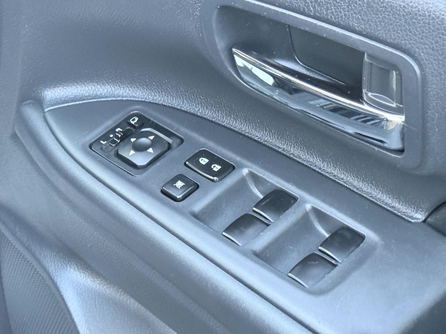 Used Mitsubishi Outlander 2015 for sale - 76987947: Photo 54