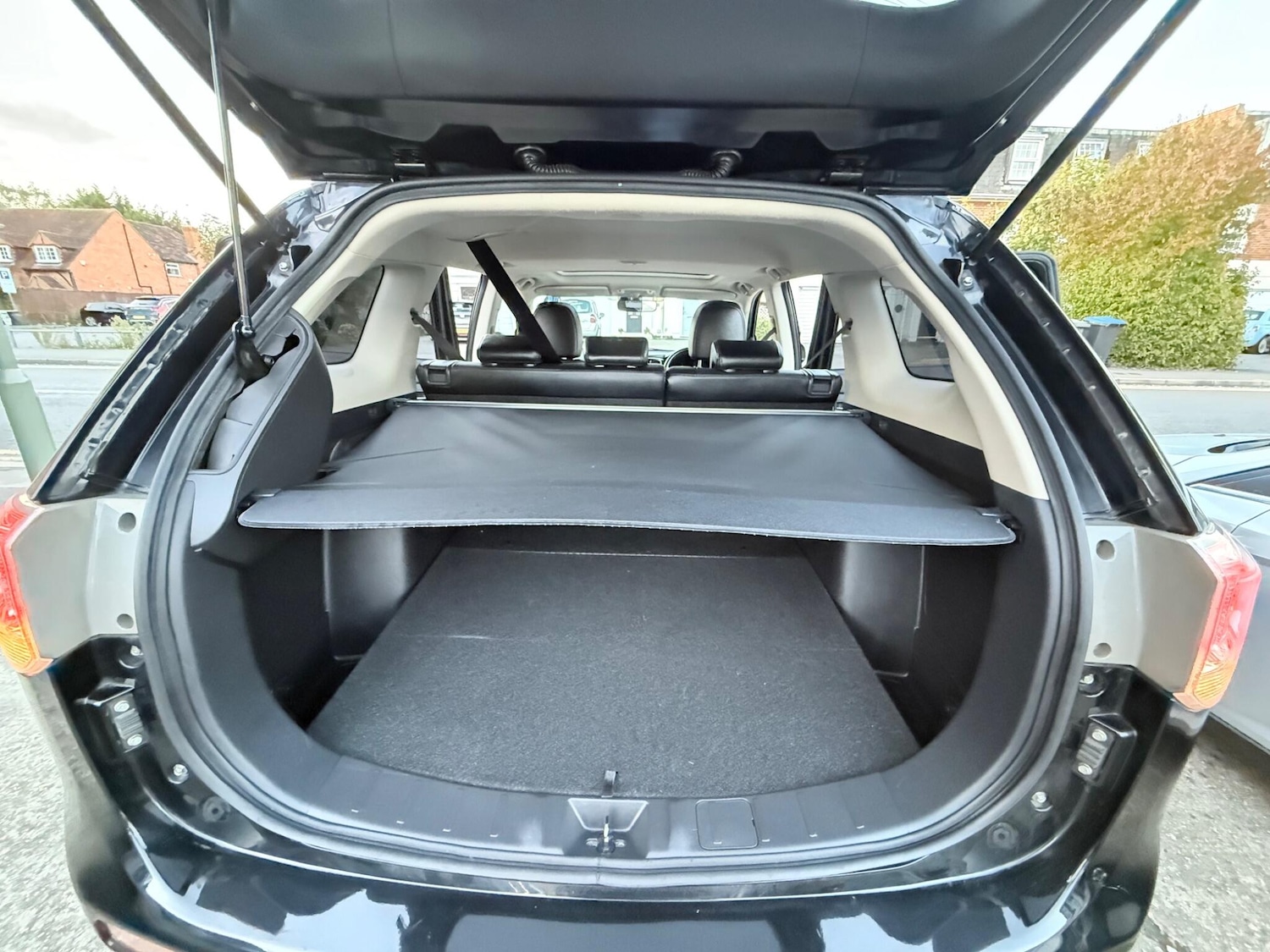 Used Mitsubishi Outlander 2015 for sale - 76987947: Photo 63