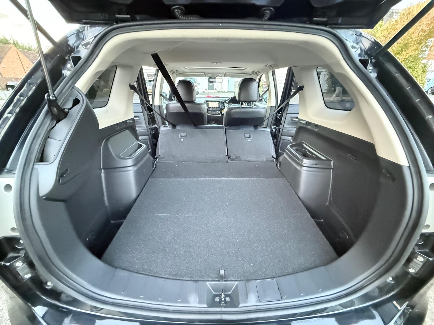 Used Mitsubishi Outlander 2015 for sale - 76987947: Photo 66