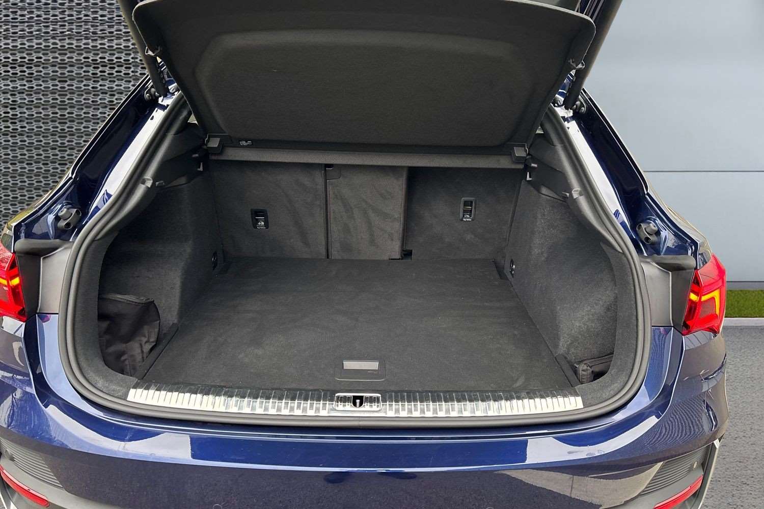 Used Audi Q3 2023 for sale - 78119176: Photo 13