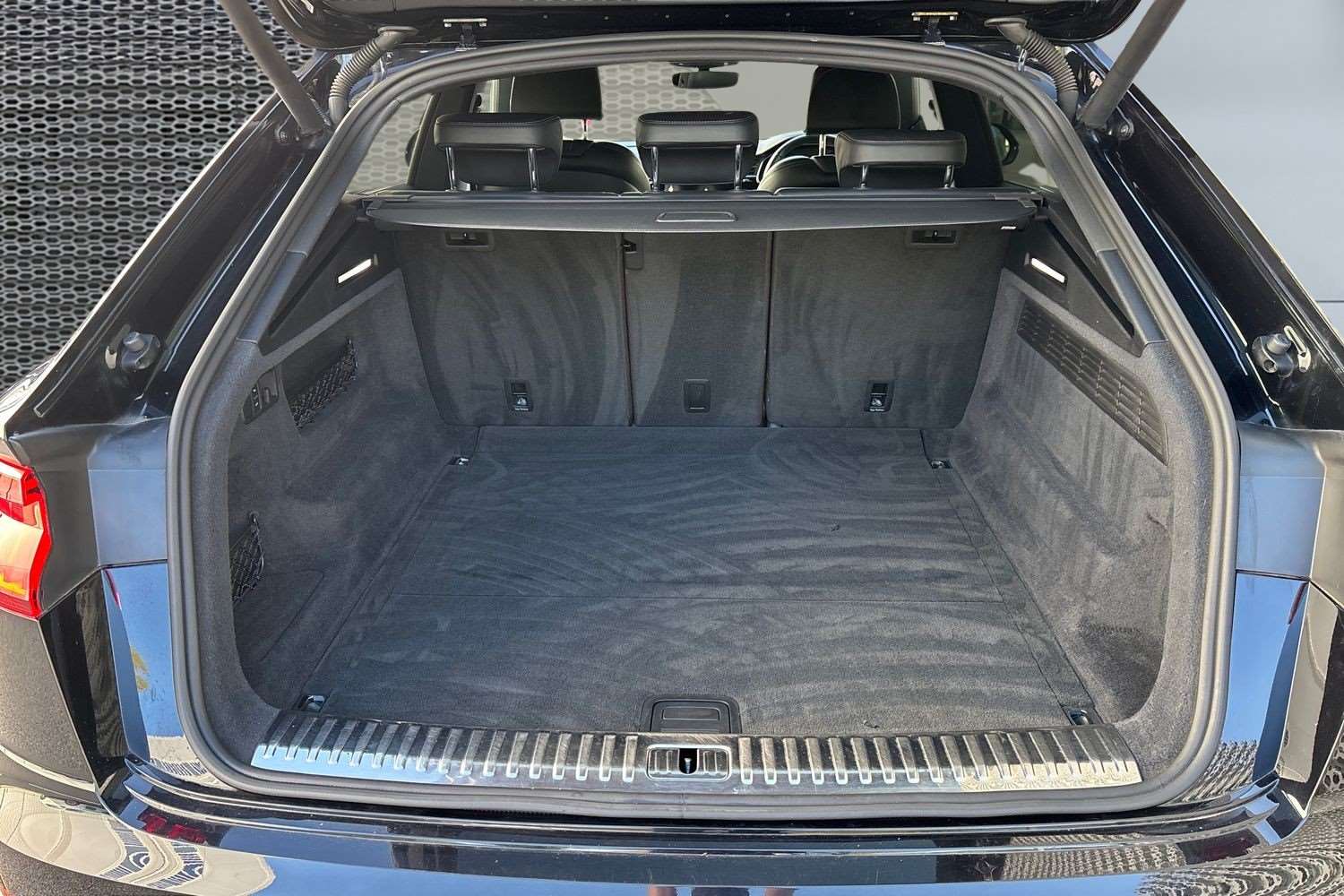 Used Audi Q8 2020 for sale - 78173429: Photo 13