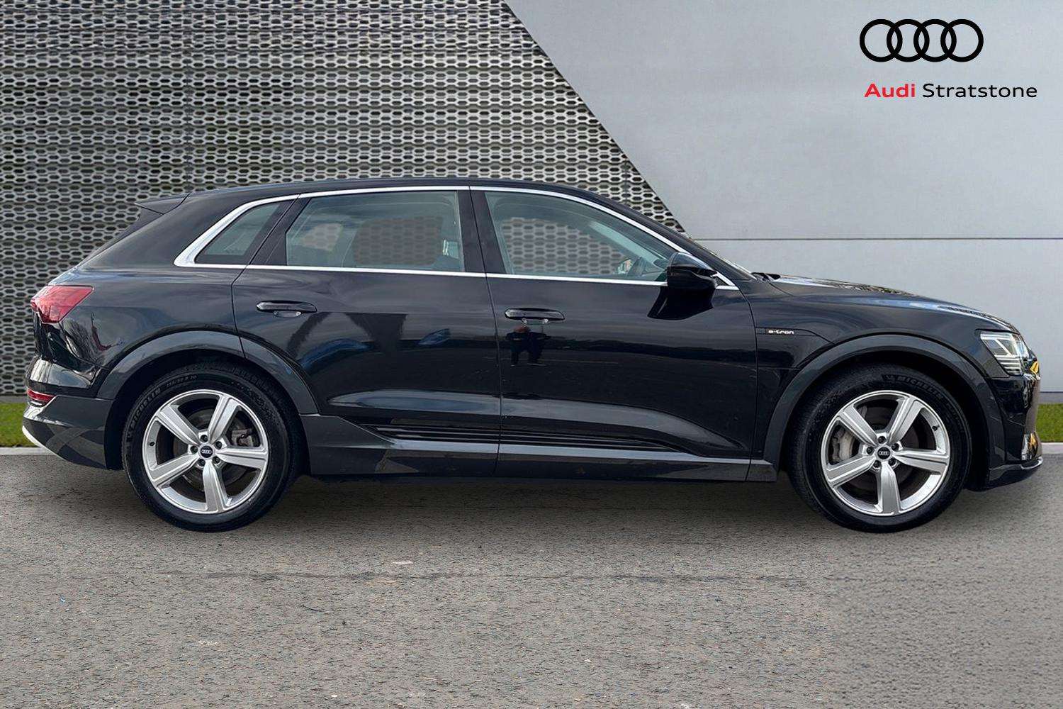 Used Audi e-tron 2021 for sale - 76587645: Photo 4
