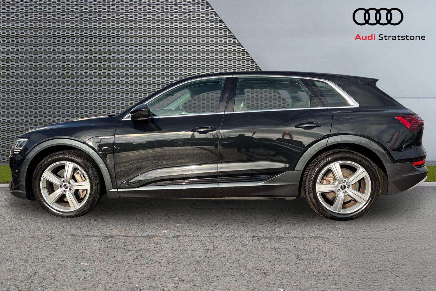 Used Audi e-tron 2021 for sale - 76587645: Photo 8