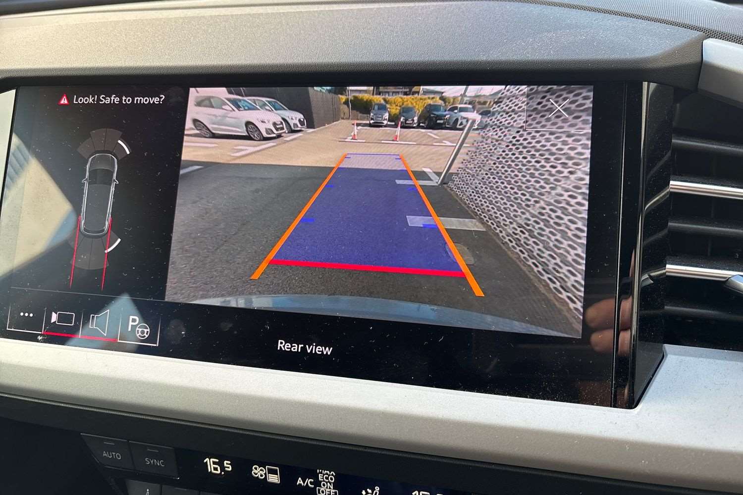 Used Audi Q4 e-tron 2023 for sale - 77995861: Photo 26