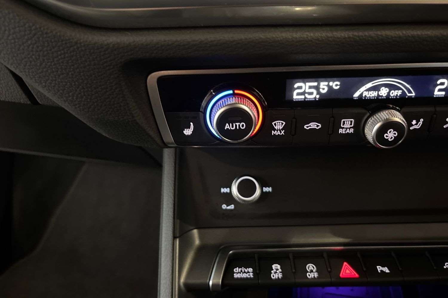 Used Audi Q3 2024 for sale - 76075407: Photo 28