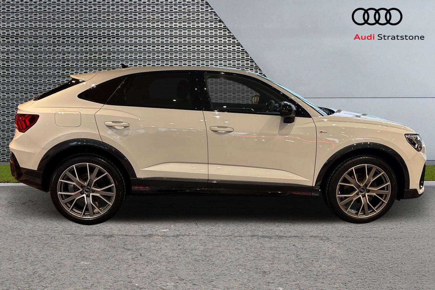 Used Audi Q3 2024 for sale - 76075407: Photo 4