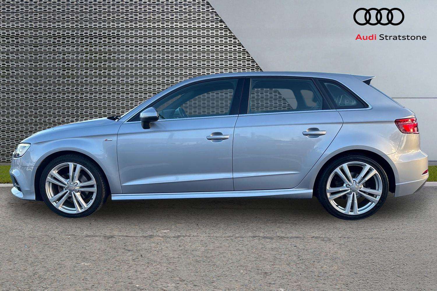 Used Audi A3 2018 for sale - 77147407: Photo 8