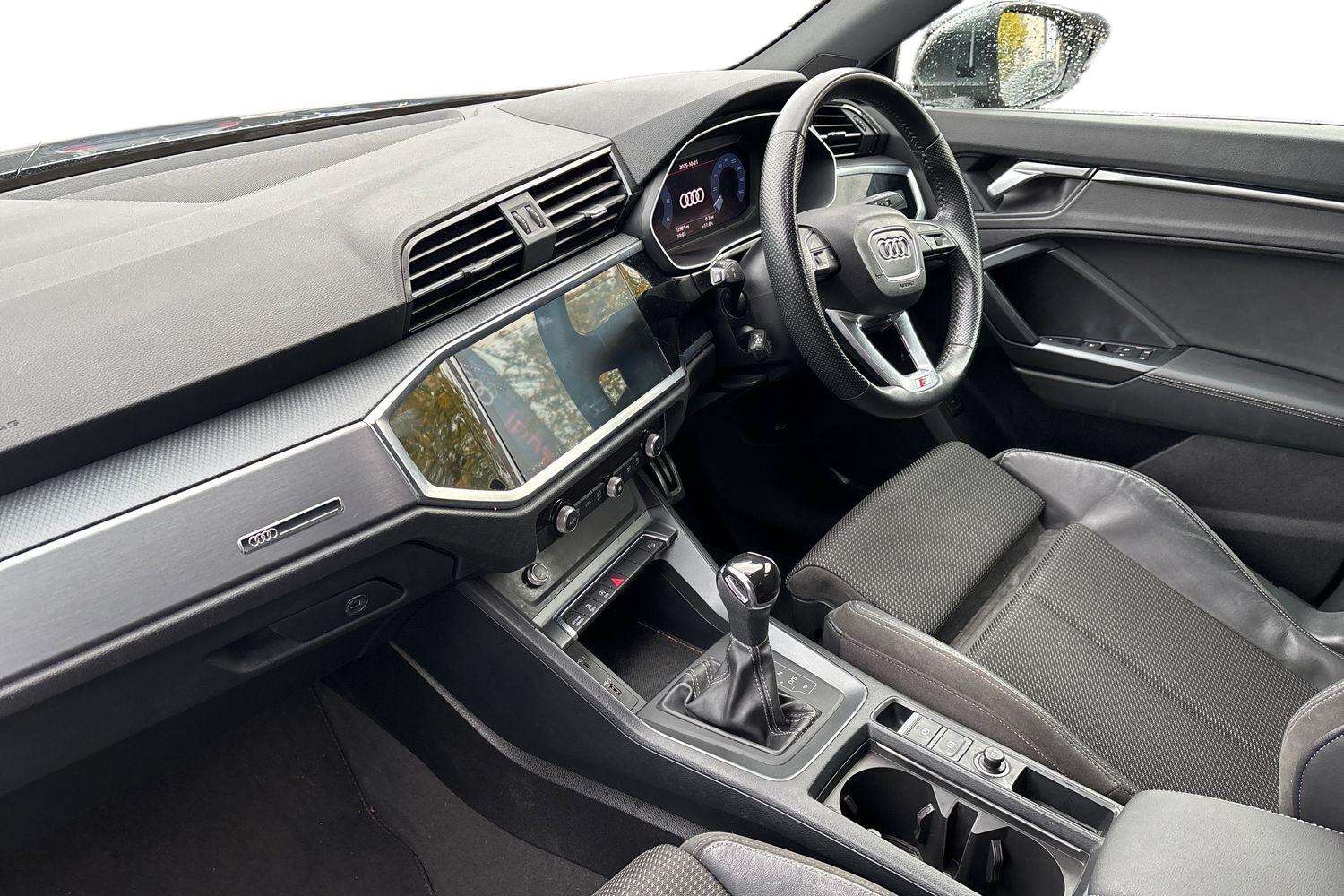 Used Audi Q3 2020 for sale - 76249050: Photo 2