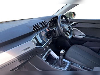 Used Audi Q3 2023 for sale - 79160920: Photo
