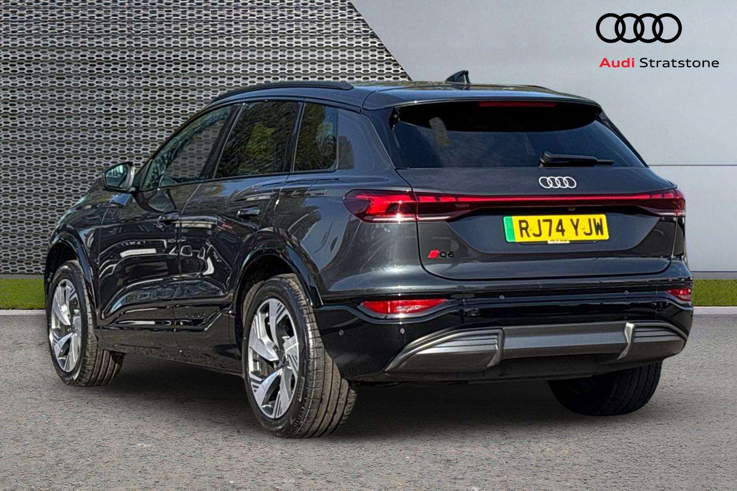 Used Audi Q6 e-tron 2024 for sale - 78173421: Photo 3