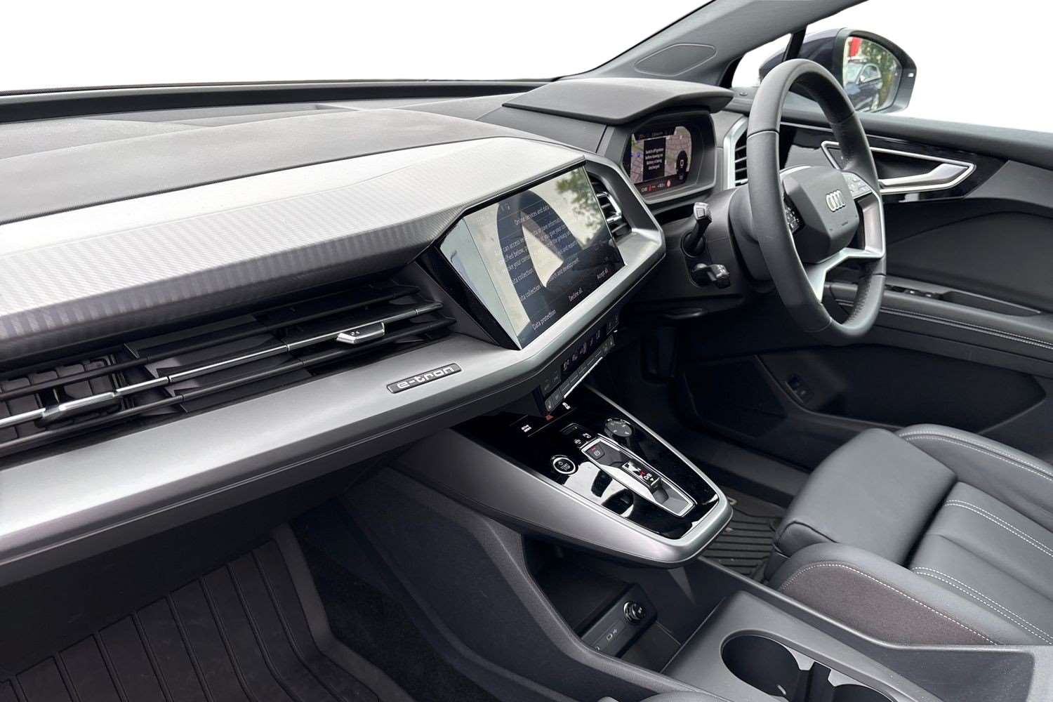 Used Audi Q4 e-tron 2025 for sale - 76113475: Photo 2
