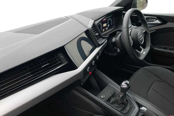 Used Audi A1 2024 for sale - 74716553: Photo 2