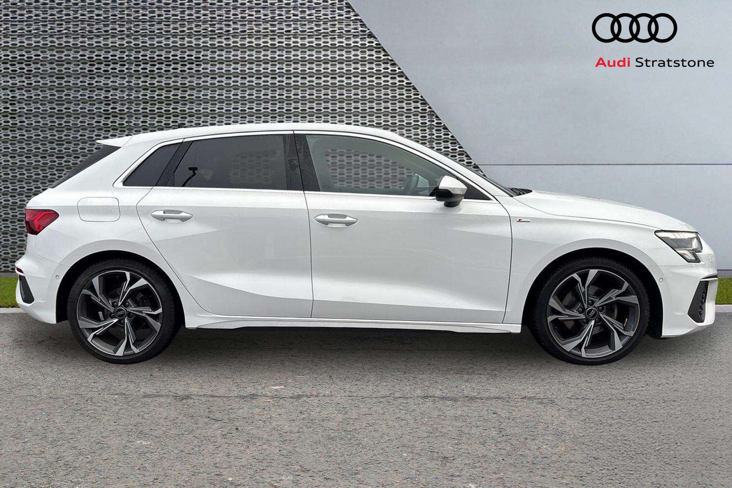 Used Audi A3 2023 for sale - 76916221: Photo 4