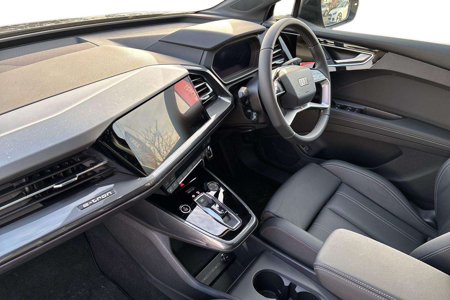 Used Audi Q4 e-tron 2025 for sale - 78010372: Photo 2