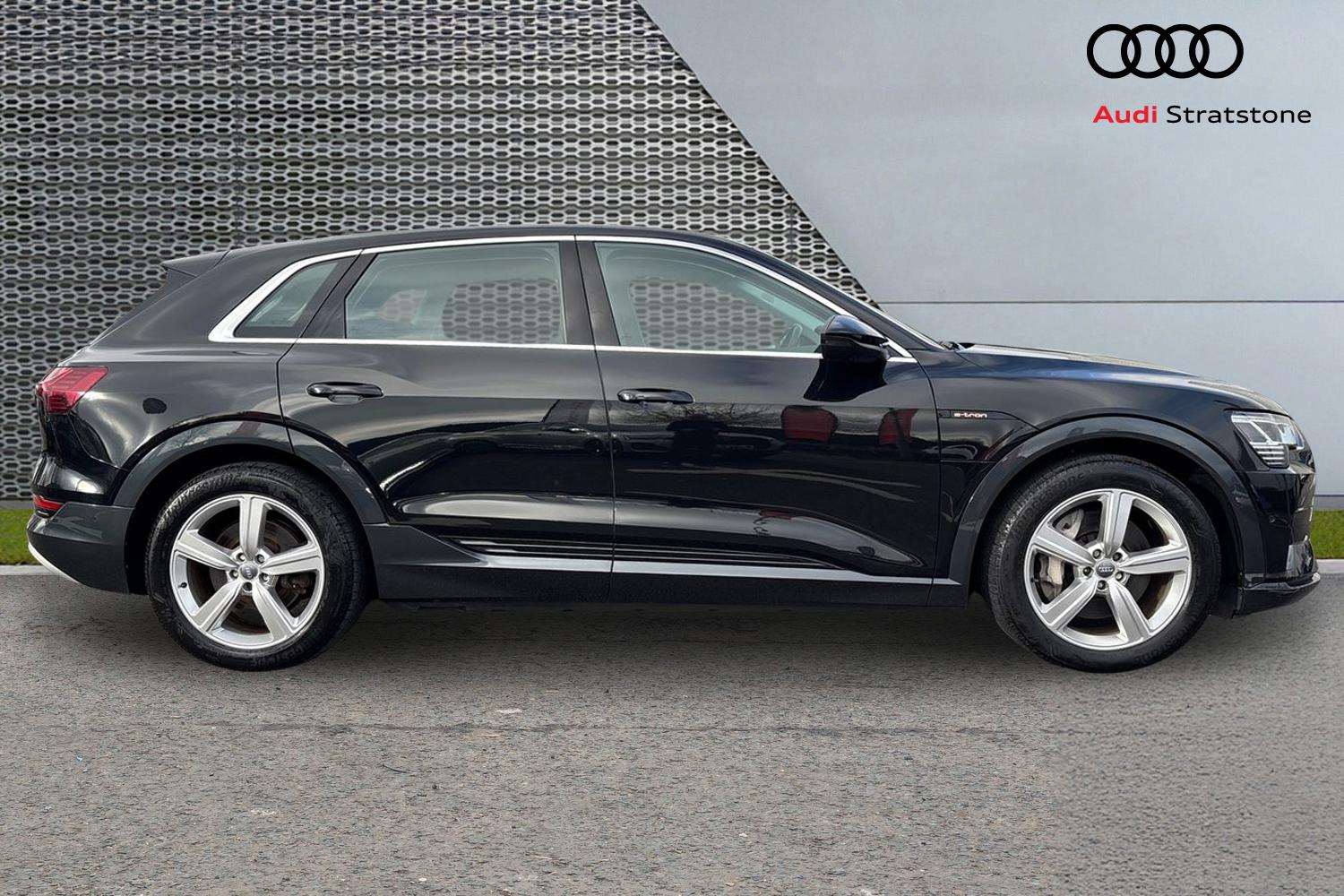 Used Audi e-tron 2020 for sale - 76587731: Photo 4