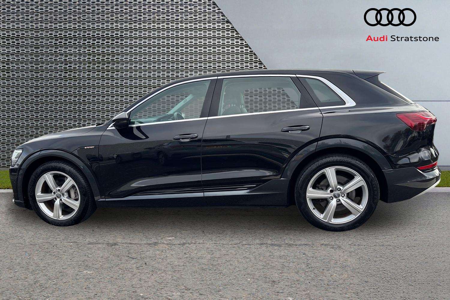 Used Audi e-tron 2020 for sale - 76587731: Photo 8