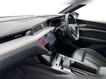 Used Audi Q8 2023 for sale - 79455507: Photo