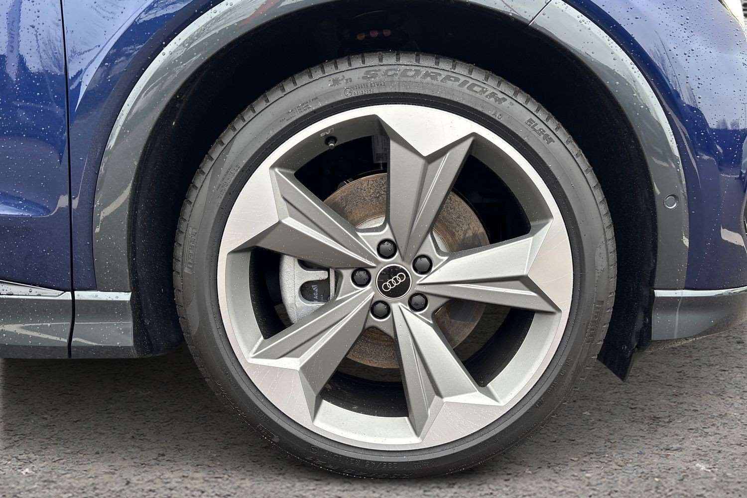 Used Audi Q4 e-tron 2025 for sale - 77886013: Photo 5