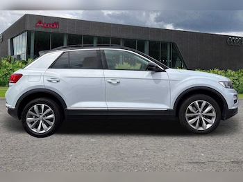 Used Volkswagen T-Roc 2020 for sale - 75626104: Photo