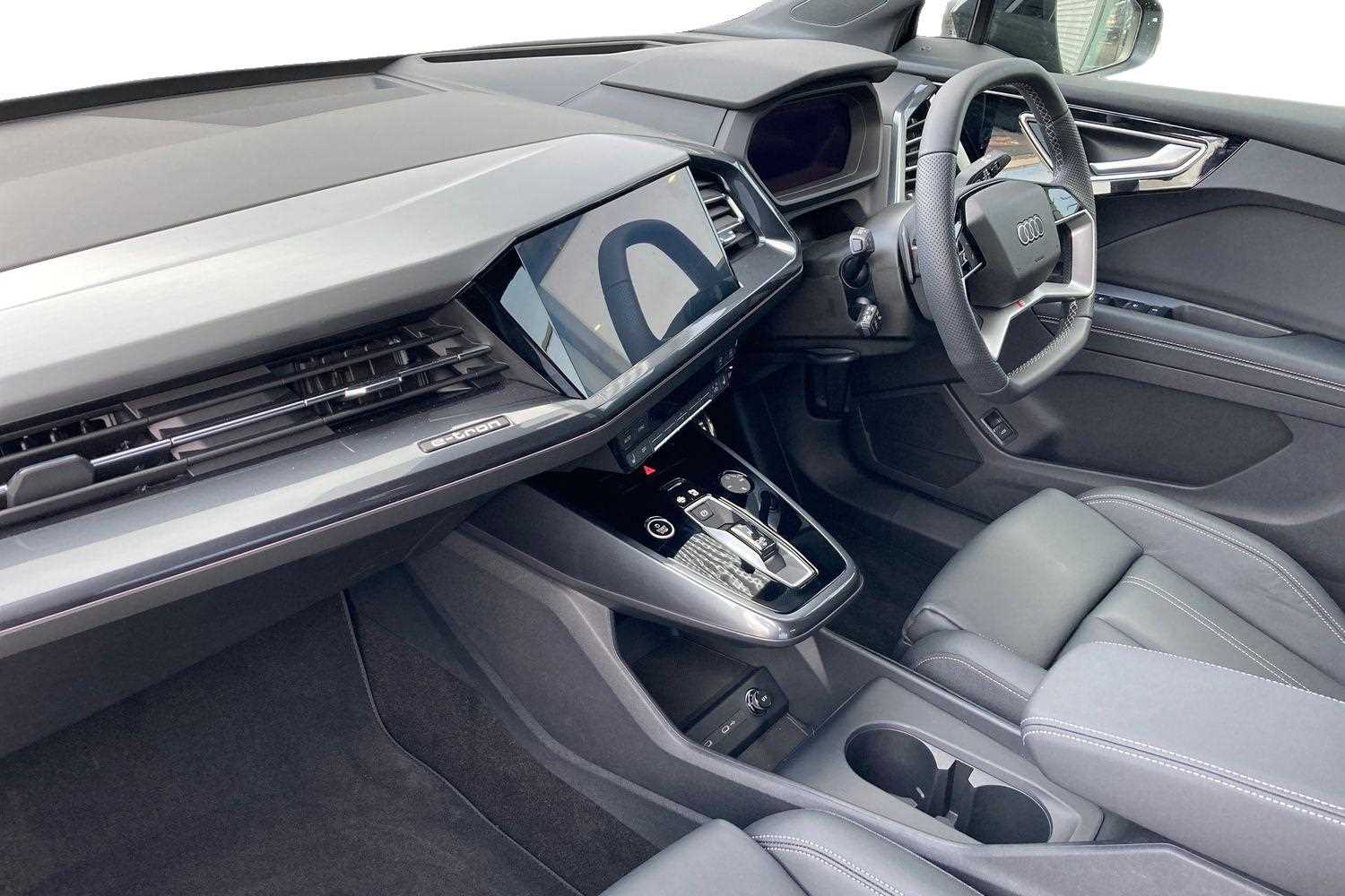 Used Audi Q4 e-tron 2024 for sale - 77164484: Photo 2