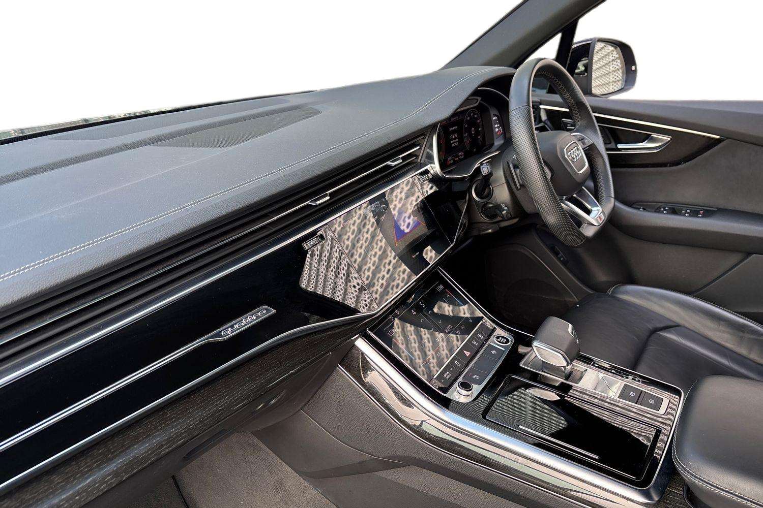 Used Audi Q7 2023 for sale - 78173856: Photo 2